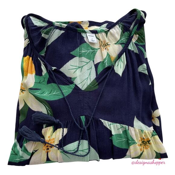 Very pretty Old Navy Floral Ruffle top SM - Picture 7 of 7